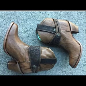 Corral harness boot